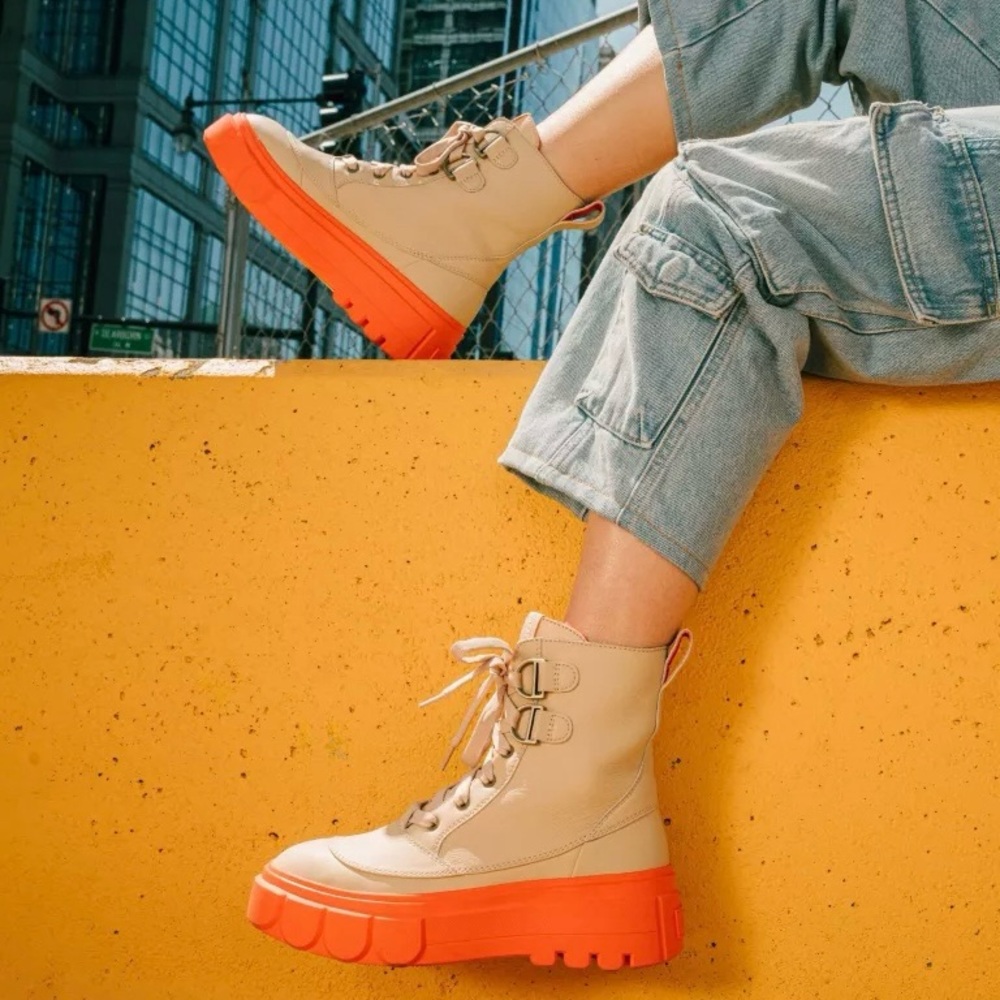 NIB Sorel Caribou X Waterproof Leather Lace Up Ankle Boot Ceramic Orange 9.5M